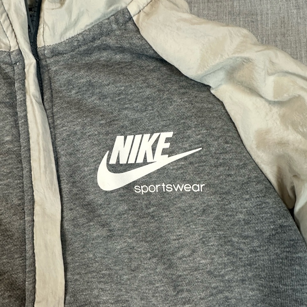 Nike Kids Hoodie with Retro Rainbow Stripes - Picture 3 of 11